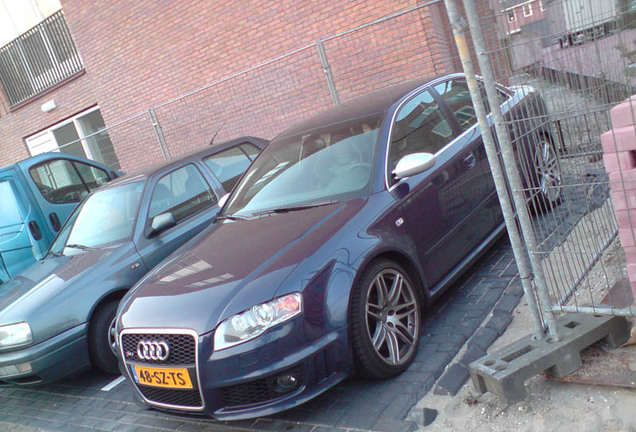 Audi RS4 Sedan