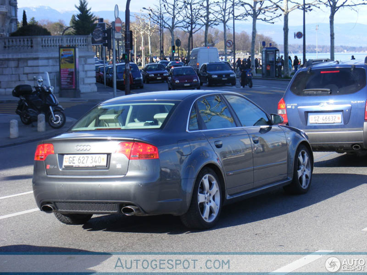 Audi RS4 Sedan