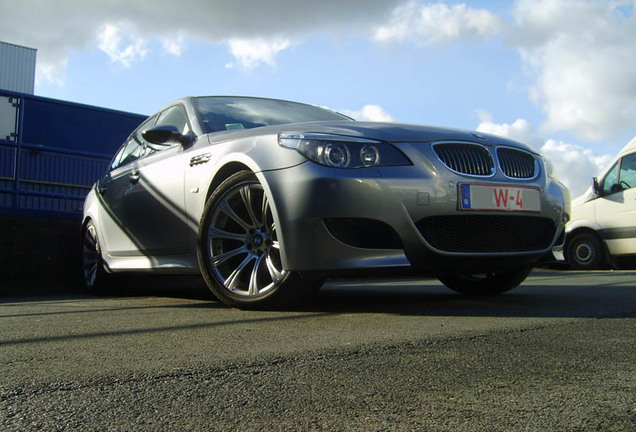 BMW M5 E60 2005