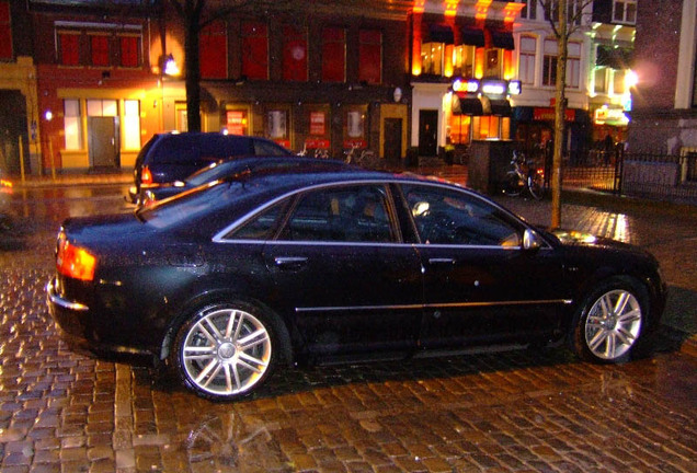 Audi S8 D3