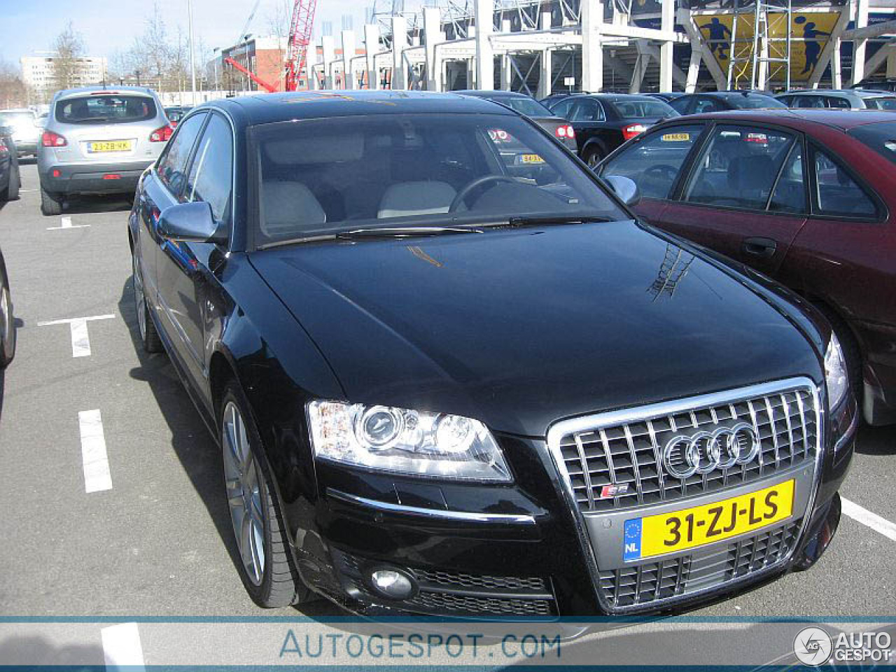 Audi S8 D3