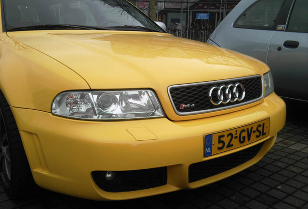 Audi RS4 Avant B5