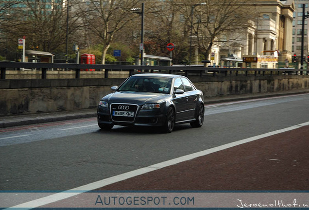 Audi RS4 Sedan