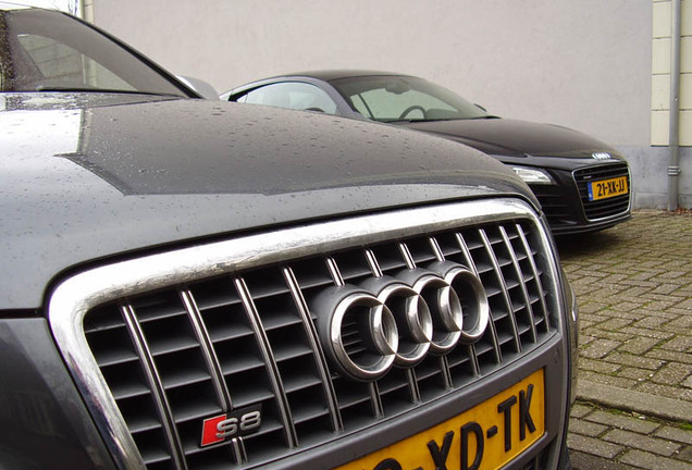 Audi S8 D3