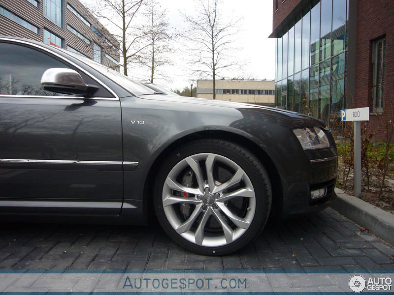 Audi S8 D3