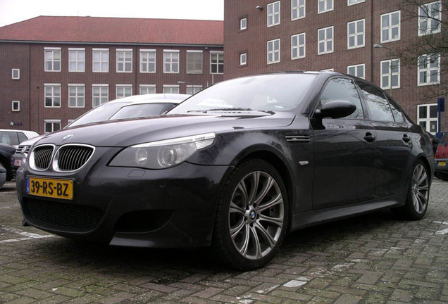 BMW M5 E60 2005