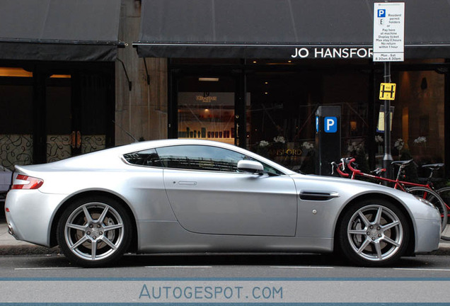 Aston Martin V8 Vantage