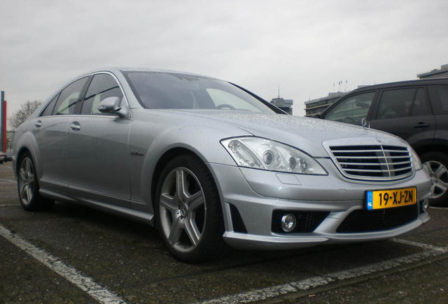 Mercedes-Benz S 63 AMG W221