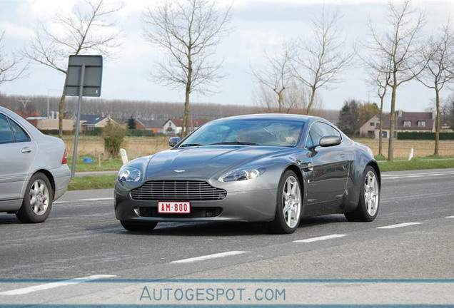 Aston Martin V8 Vantage