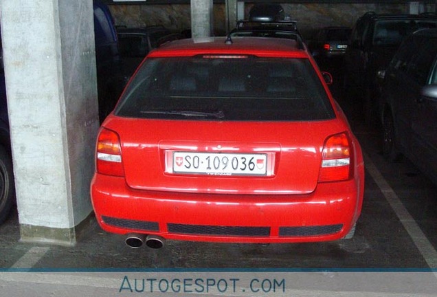 Audi RS4 Avant B5