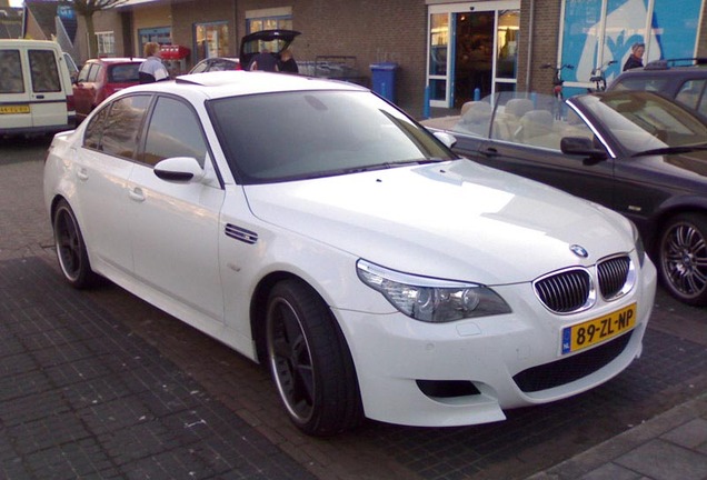 BMW M5 E60 2005