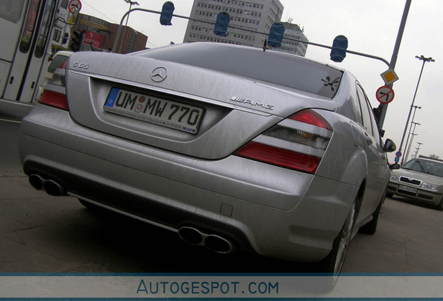 Mercedes-Benz S 65 AMG V221