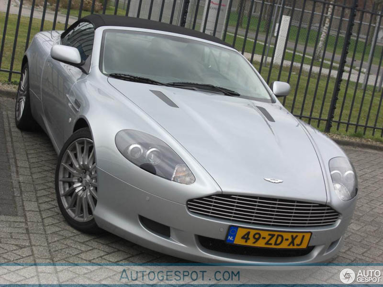 Aston Martin DB9 Volante