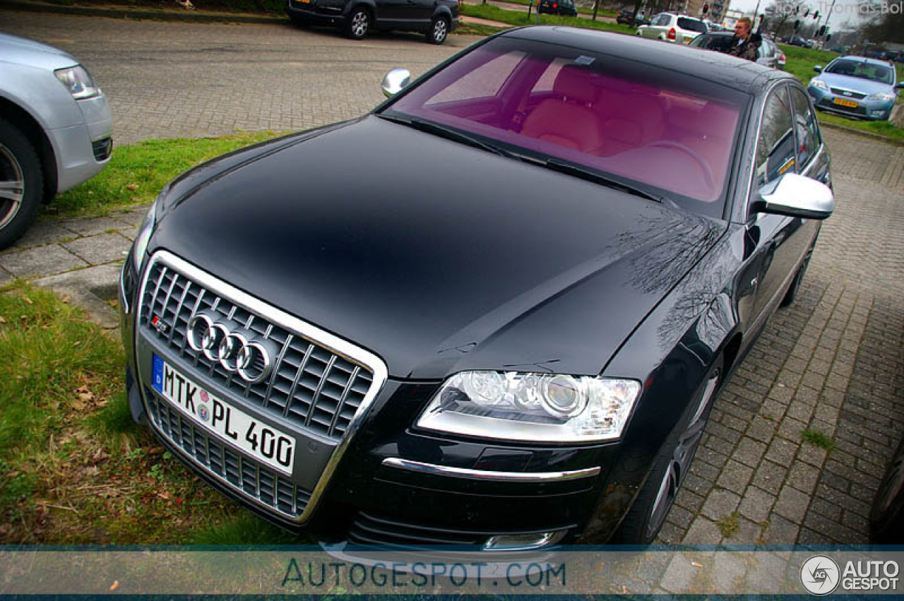 Audi S8 D3