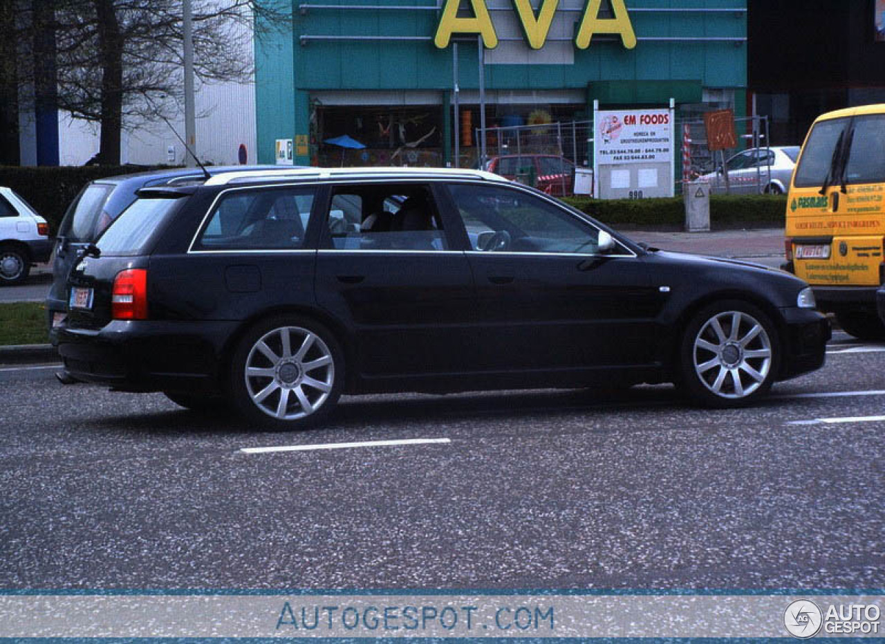 Audi RS4 Avant B5