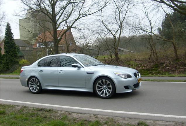 BMW M5 E60 2005