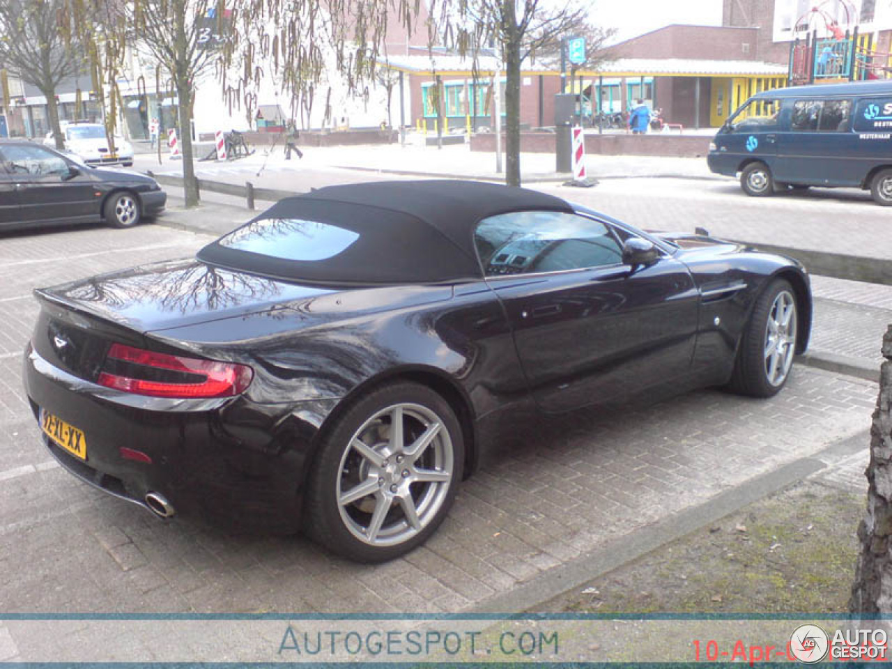 Aston Martin V8 Vantage Roadster