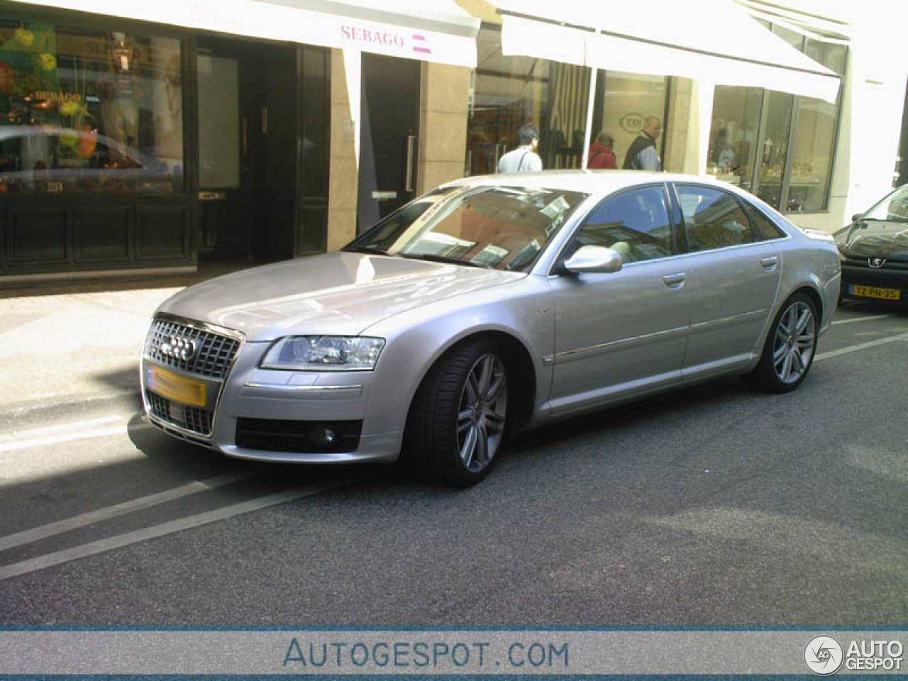 Audi S8 D3