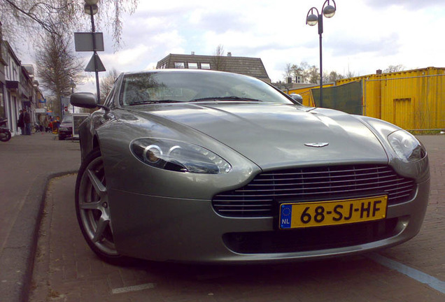 Aston Martin V8 Vantage