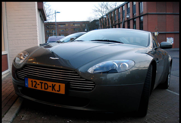 Aston Martin V8 Vantage