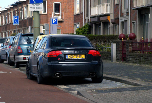 Audi RS4 Sedan