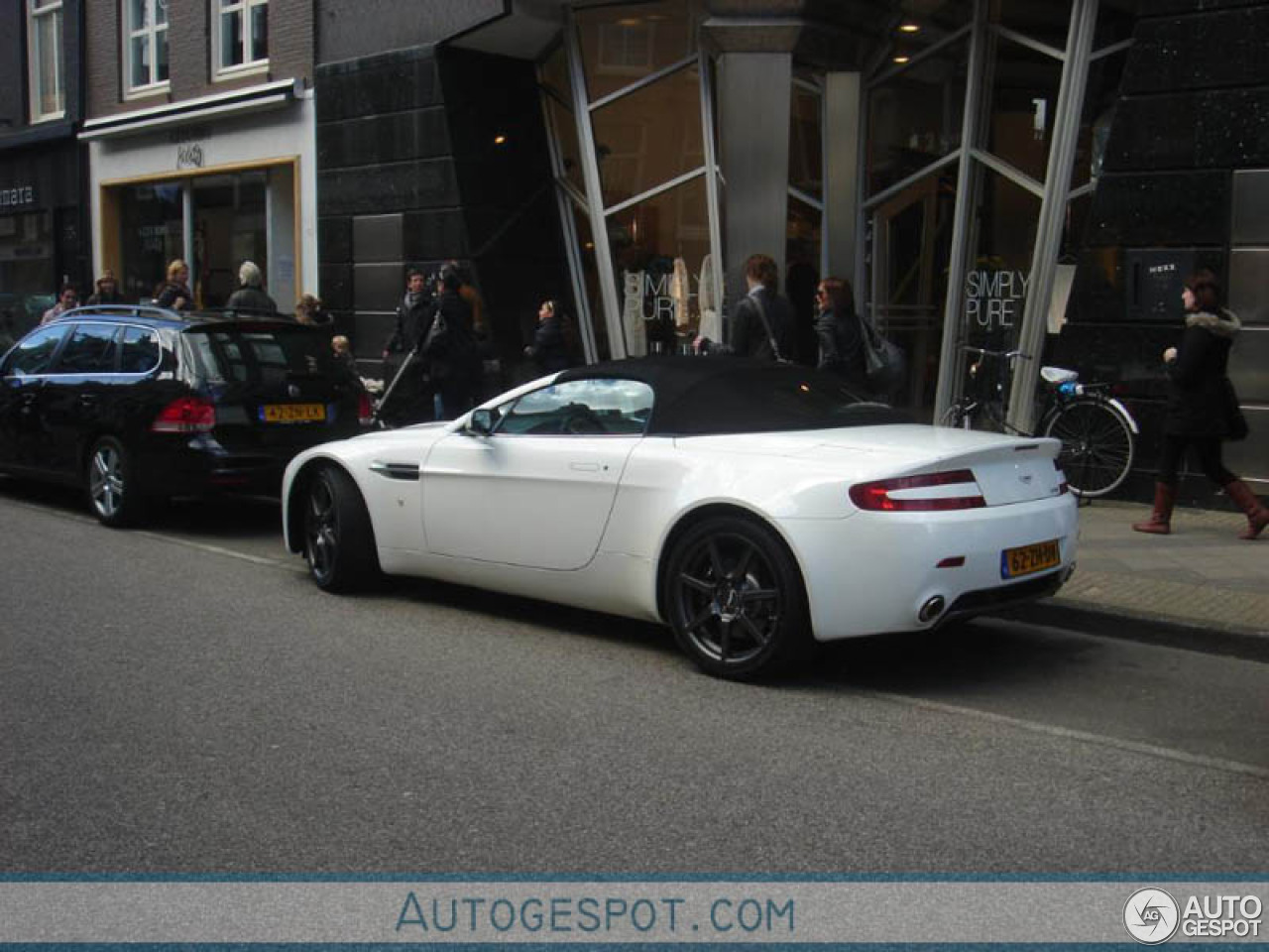 Aston Martin V8 Vantage Roadster