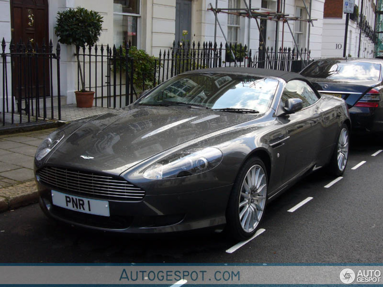 Aston Martin DB9 Volante