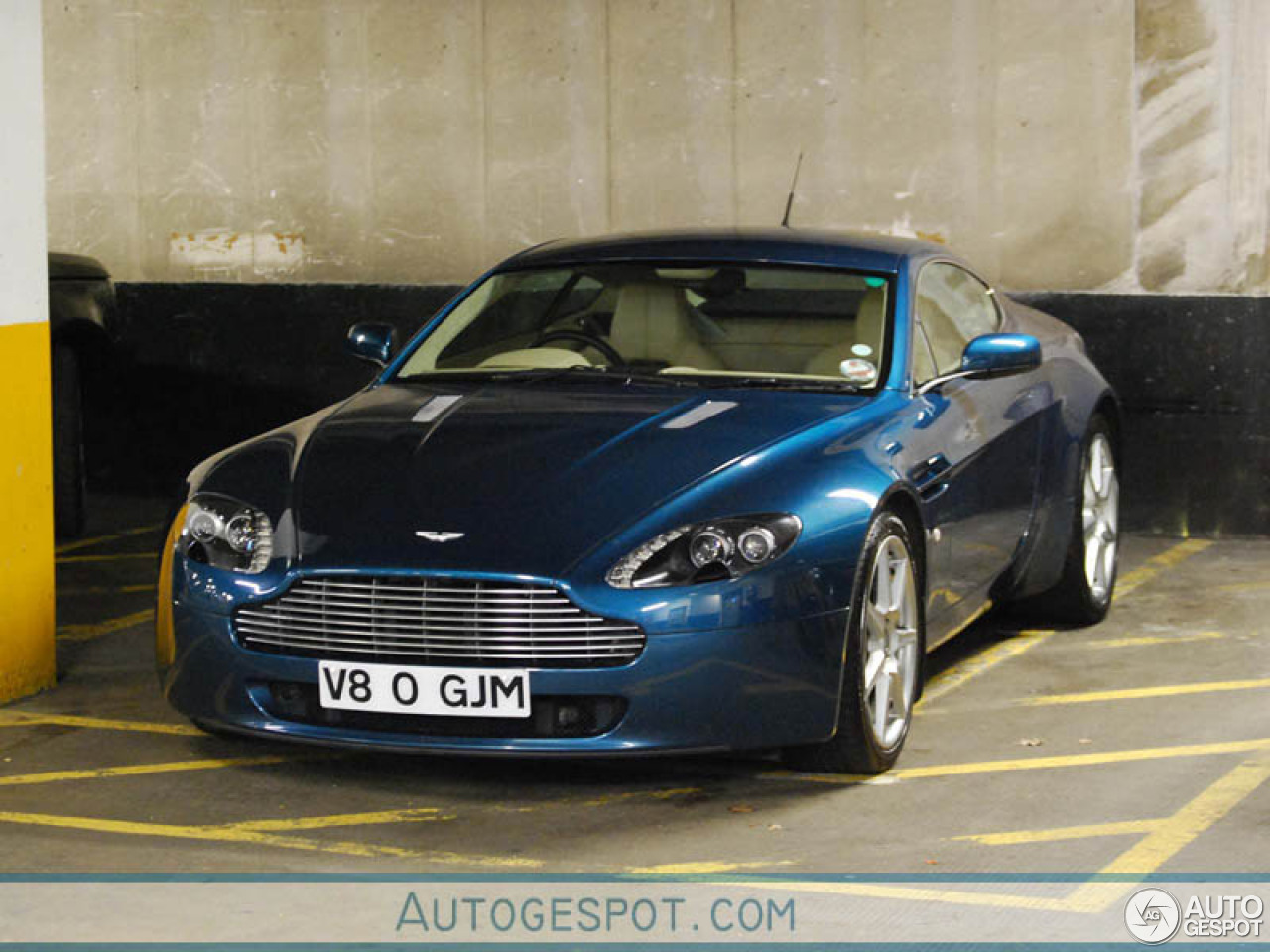 Aston Martin V8 Vantage