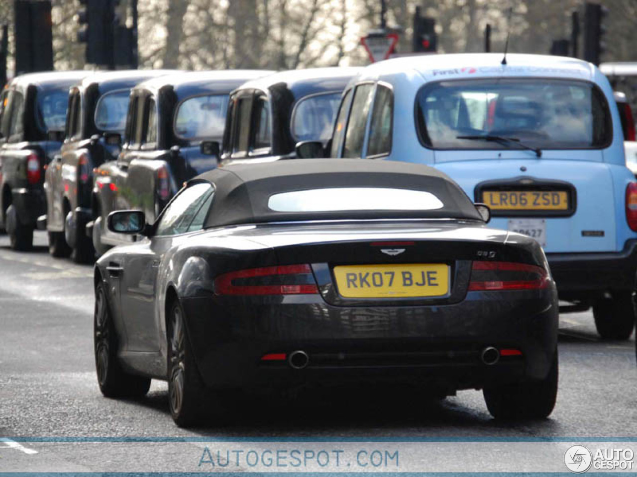 Aston Martin DB9 Volante