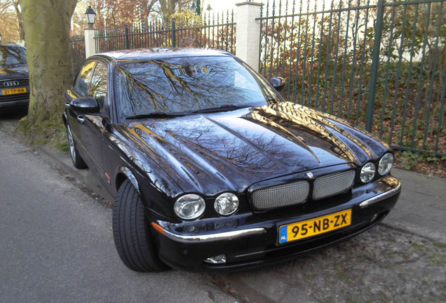 Jaguar XJR