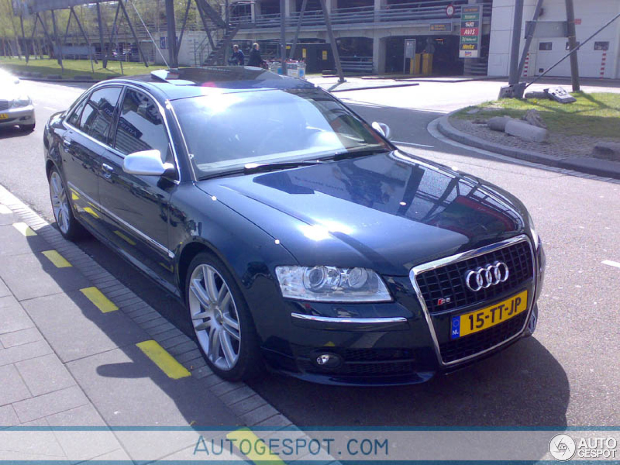 Audi S8 D3