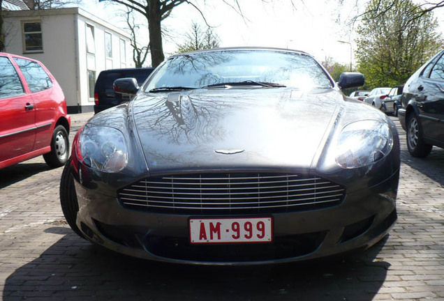 Aston Martin DB9 Volante