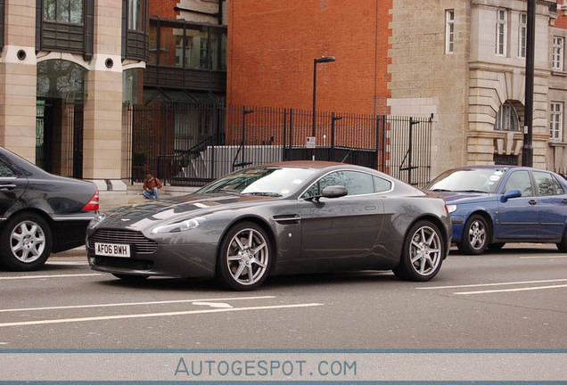 Aston Martin V8 Vantage