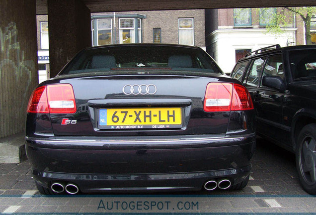 Audi S8 D3