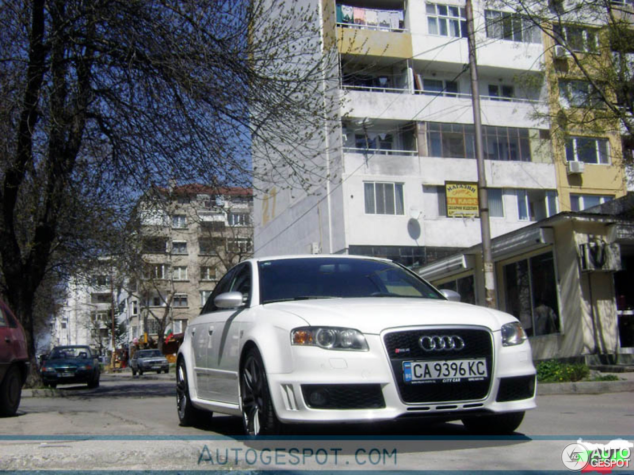 Audi RS4 Sedan