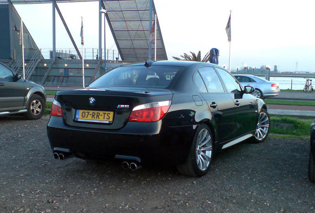 BMW M5 E60 2005