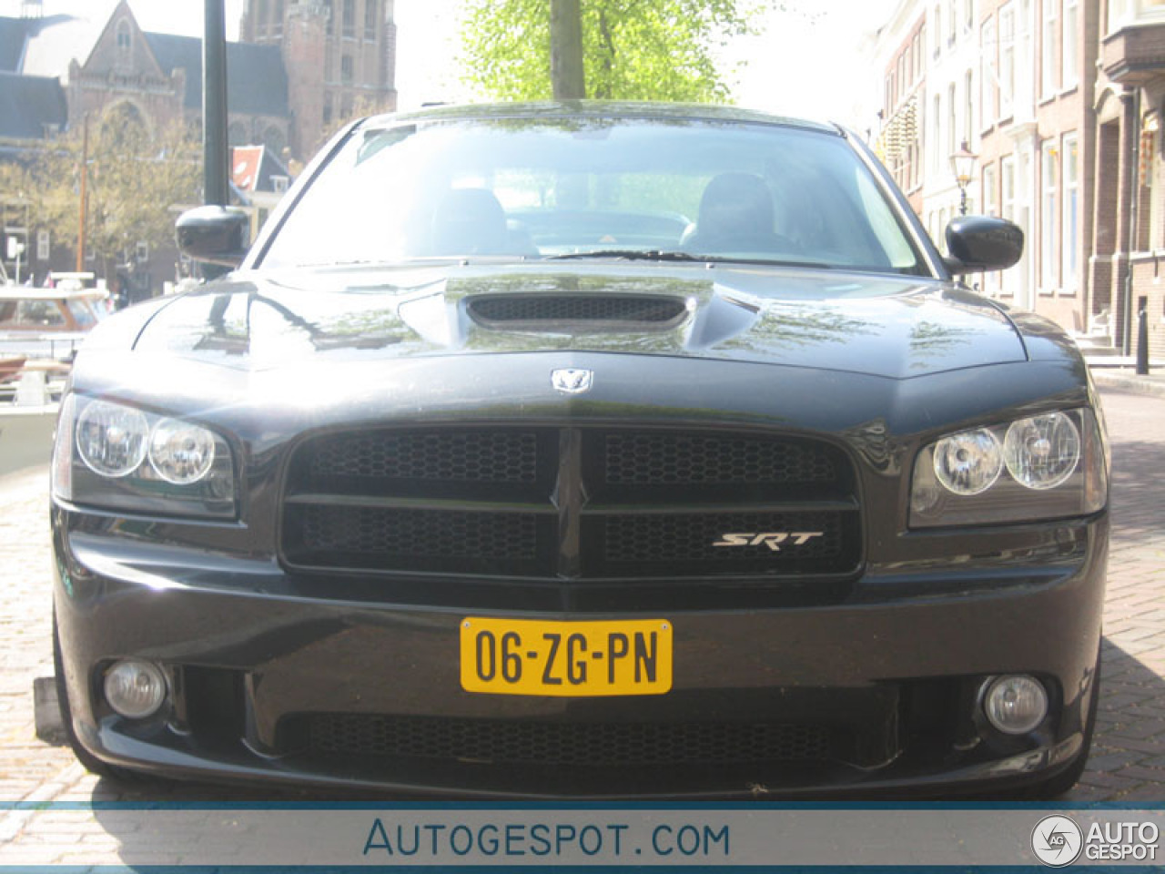 Dodge Charger SRT-8