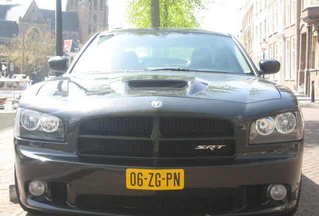 Dodge Charger SRT-8