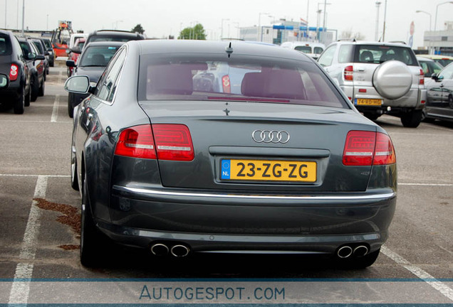 Audi S8 D3