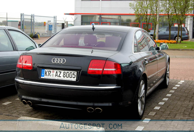 Audi S8 D3