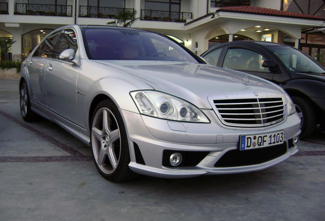 Mercedes-Benz S 65 AMG V221