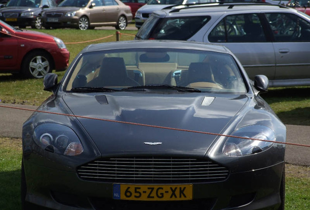 Aston Martin DB9