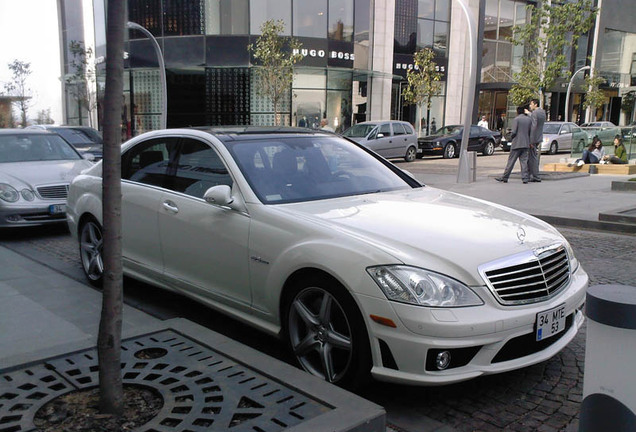 Mercedes-Benz S 63 AMG W221