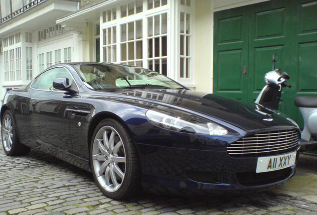 Aston Martin DB9