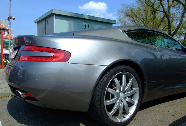 Aston Martin DB9