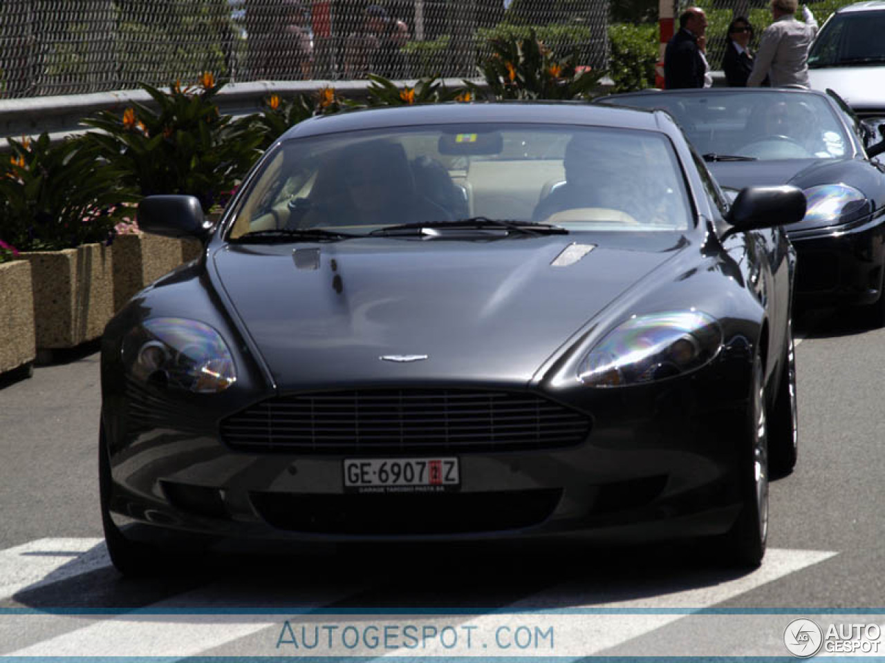 Aston Martin DB9