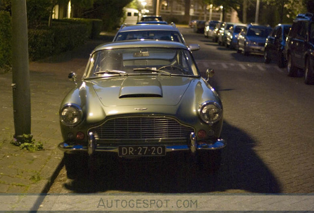 Aston Martin DB4