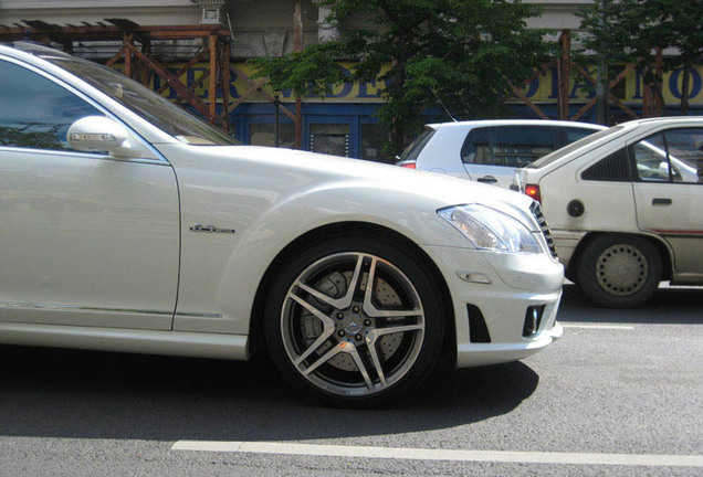 Mercedes-Benz S 63 AMG W221