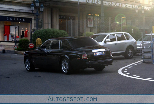 Rolls-Royce Phantom Black