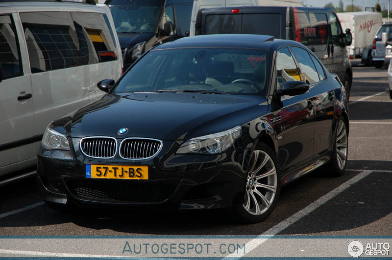 BMW M5 E60 2005